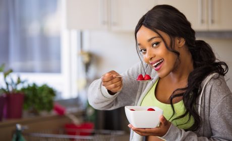Try Natural Teeth Whitening with These 7 Foods